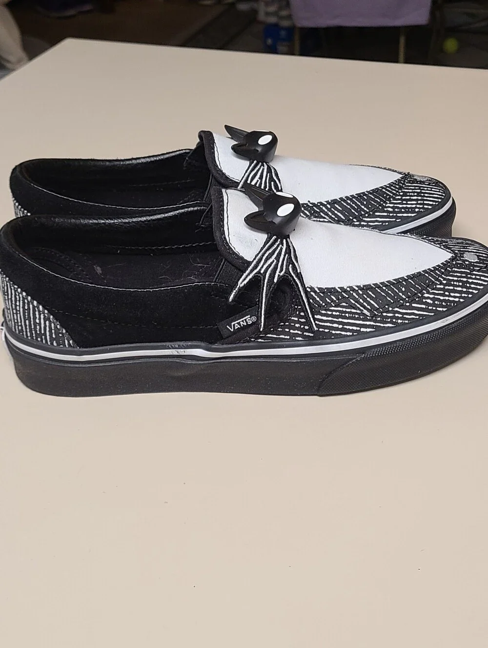 Vans X Nightmare Before Christmas Jake Skellington classic slip on sneakers Sz 8